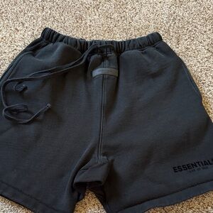 ESSENTIALS FEAR OF GOD SHORTS